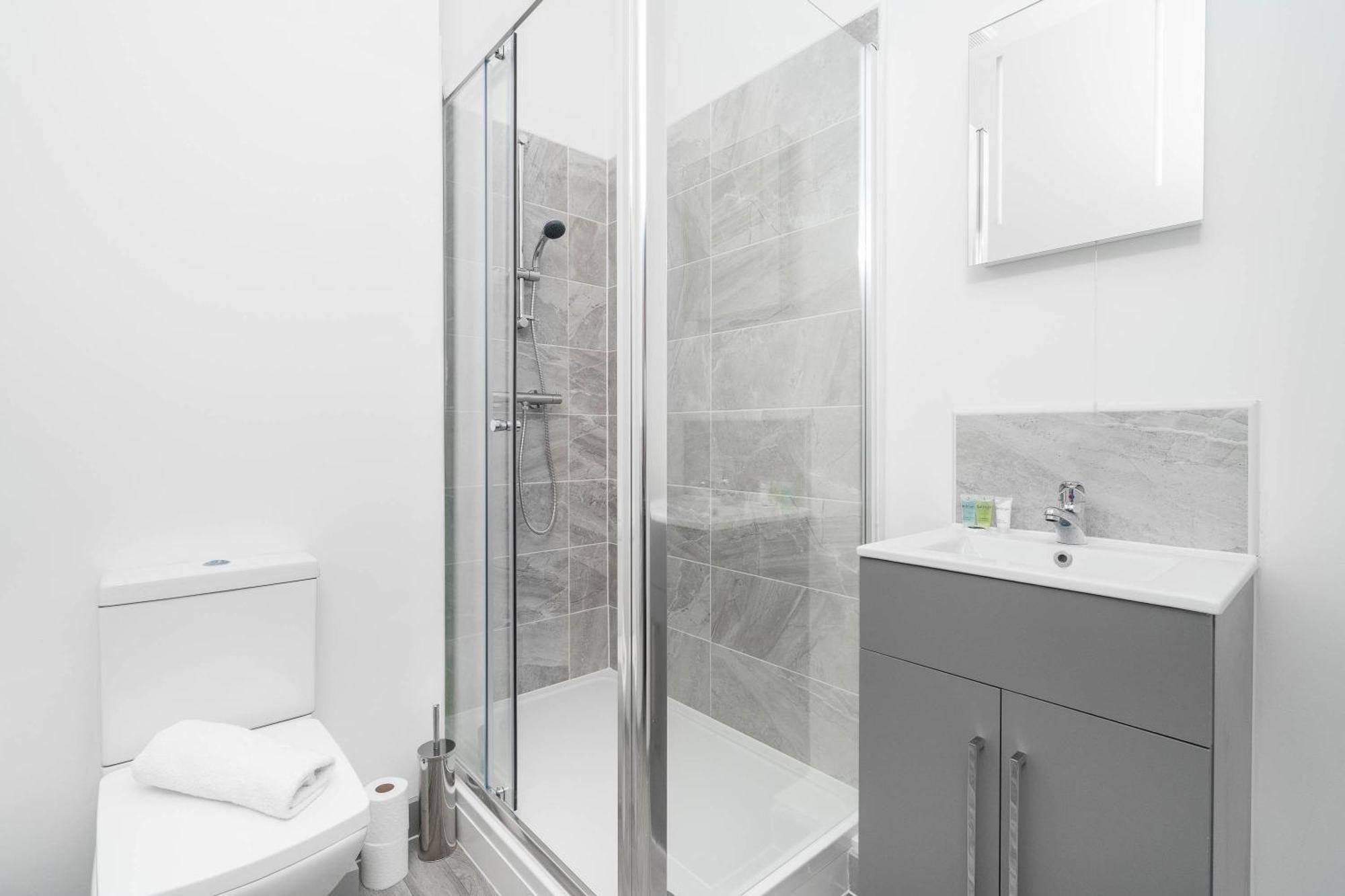 Modern Apartment In Brierley Hill - Secure Parking - Wifi & Netflix - Excellent Value - 11O 外观 照片
